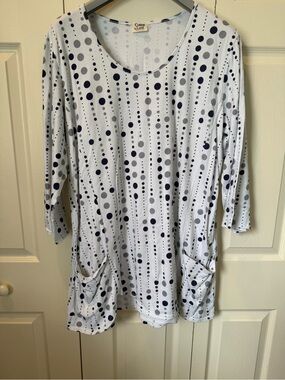 # White 2X Cotton Knit Tunic with Navy & Gray Dot Print